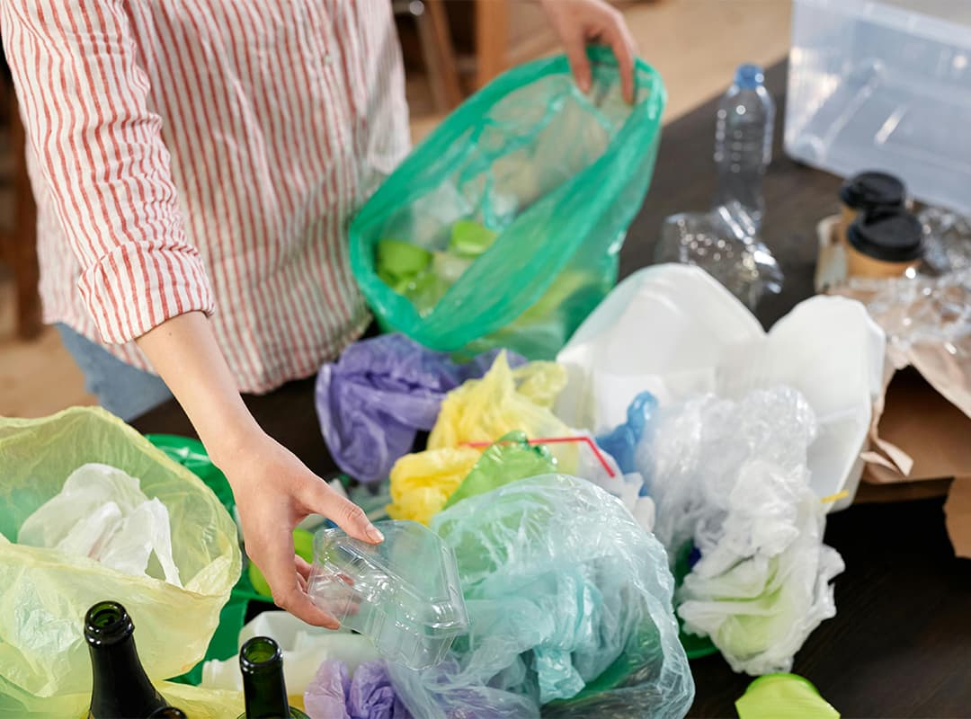 The Impact of Single-Use Plastic Bags on the Environment and How to Combat It